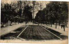 Vichy Perspective du Vieux Parc à Vichy