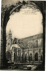 Le vieux Saint-Pourcain-Cloitre de l'Abbaye