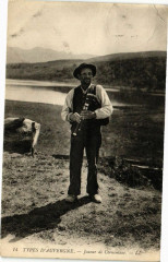 Types d'Auvergne - Joueur de Cornemuse