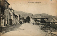 St Jacques Grande Rue et les Montganes de la Chaine France