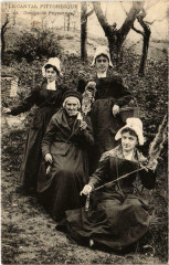 Groupe de Paysannes Cantal -
													15 Cantal
												