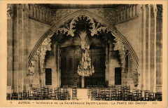 Autun - Interieur de la Cathedrale Saint-Lazare - La Porte des à Autun