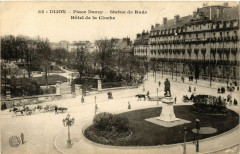 Dijon - Place Darcy - Statue de Rude - Hotel de la Cloche à Dijon