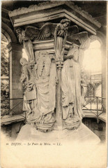 Dijon - Le Puits de Moise à Dijon