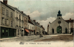 Puiseaux - Rue de Paris et la Halle