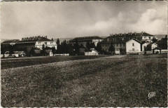 Commercy - Vue générale des Casernes à Commercy