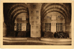 Cloitre de l'Ossuaire de Douaumont -Alvéoles des Tombeaux