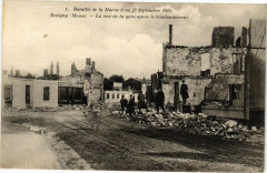 Revigny - La rue de  la gare aprés le bombardement