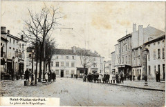 Saint-Nicolas-du-Port - La Place de la République