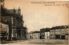 Revigny (Meuse) -Place de l'Hotel de-Ville