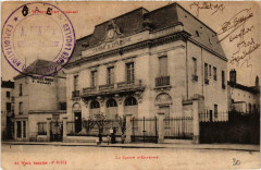 La Caisse d'Epargne.