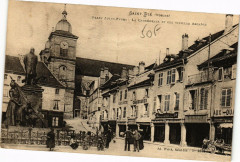 Saint-Die-Place Jules Ferry-La Chatédrale et les vieilles Arcades