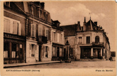 Entrains-sur-Nohain Place du Marche