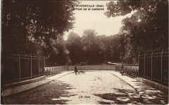 Ermenonville Le Pont de la Lanterne à Ermenonville