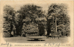 Env.de Chantilly La Table France à Chantilly
