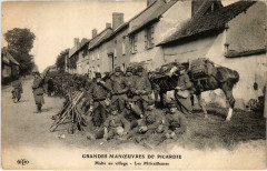 Militaire - Grandes Manoeuvres de Piacerdie Halte au village