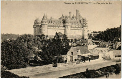 Pierrefonds - Chateau de Pierrefonds - Vue prise du Lac à Pierrefonds