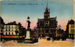 Compiegne - La Place de l'Hotel de Ville à Compiègne