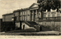 Compiegne - Le Chateau - La Facade sur le Parc à Compiègne