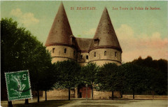 Beauvais- Les Tours du Palais de Justice France à Beauvais