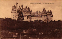 Pierrefonds-Le Chateau cote est à Pierrefonds
