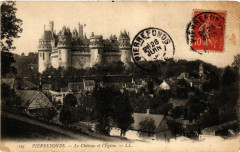Pierrefonds-Le Chateau et l'Eglise à Pierrefonds