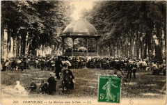 Compiegne-La Musique dans le Parc à Compiègne
