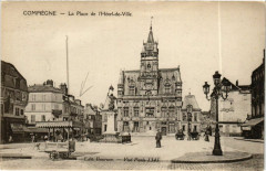 Compiegne La Place de l'Hotel de Ville à Compiègne