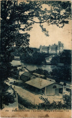 Pierrefonds - La Gare L'Etang et le Chateau à Pierrefonds