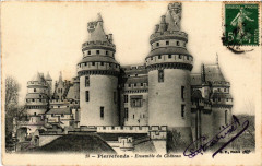 Pierrefonds - Ensemble du Chateau à Pierrefonds