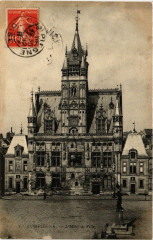 Compiegne - L'Hotel de Ville à Compiègne