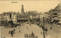 Saint Quentin- Rathausplatz France à Saint-Quentin