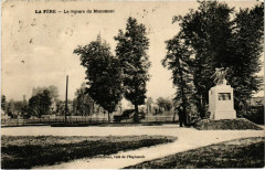 La Fére Le Square du Monument