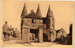 Longpont Porte fortifiee De L'Abbaye à Longpont