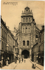Saint-Quentin Entree de la Basilique à Saint-Quentin