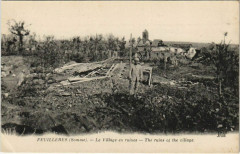 Guerre Militaire Feuilleres Le village en ruines à Feuillères