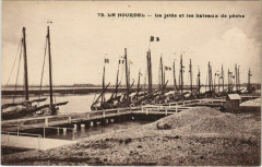 Le Hourdel La Jetée et les bateaux de peche -
													80 Somme
												