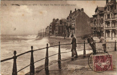 Boulogne-sur-Mer - La DigueSainte-- Beuve par gros temps à Boulogne-sur-Mer