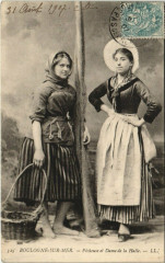 Boulogne-sur-Mer - Pecheuse et Dame de la Halle à Boulogne-sur-Mer