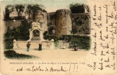 Ll. Boulogne-sur-Mer La Porte des Degres et le Souvenir Francais à Boulogne-sur-Mer