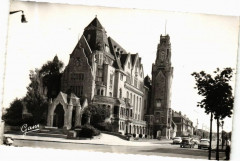 Le Touquet-Paris-Plage - L'Hotel de Ville boulevard Dalloz au Touquet-Paris-Plage