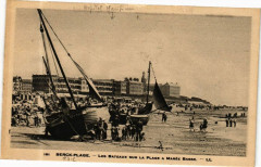 Berck-Plage - Les Bateaux sur la Plage a Marée Basse à Berck