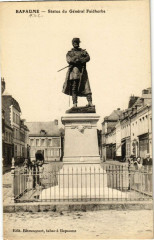 Bapaume - Statue du Général Faidherbe à Bapaume