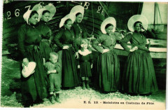 Matelotes en Costume de Féte