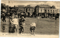 Boulogne-sur-Mer - Le Casino pris de la Mer à Boulogne-sur-Mer