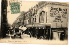 Berck - Rue Carnot et le bazar à Berck