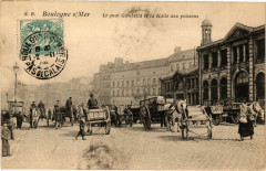 Boulogne-sur-Mer - Le quai gammbetta et l ahalle aux poissons à Boulogne-sur-Mer