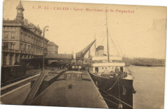Calais - Gare et le Paquebot à Calais
