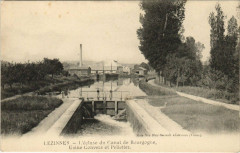 Lezinnes - L'Ecluse du Canal de Bourgogne Industry