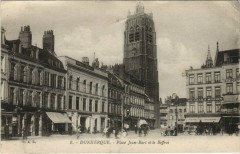 Dunkerque - Place Jean-Bart et le Beffroi à Dunkerque